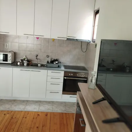 Riki Apartment *